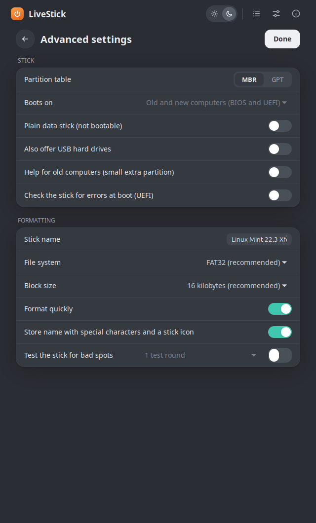 The Rikus LiveStick advanced settings: partition table, boot mode, file system, stick name and a test for bad spots